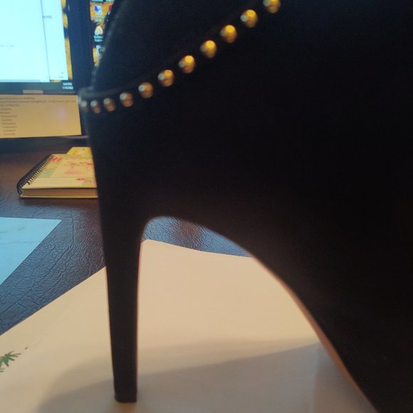 Gently Used Nine West Pointed Toe Ankle Booties with Mini Gold Studs - Picture 6 of 8